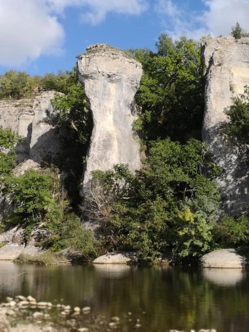 Lou Caladou Gite En Pierre Avec Bain A Remous Vallon-Pont-dʼArc Eksteriør bilde